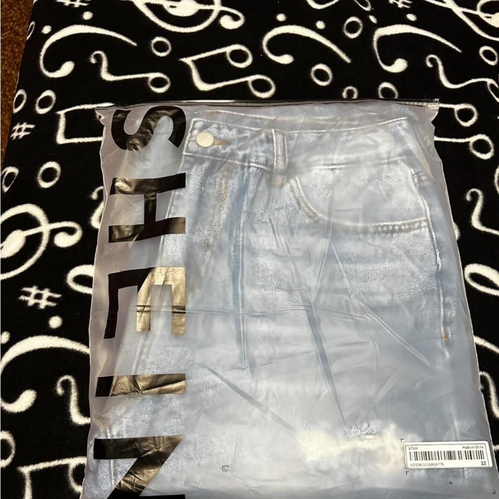 SHEIN Light Blue Denim Jeans